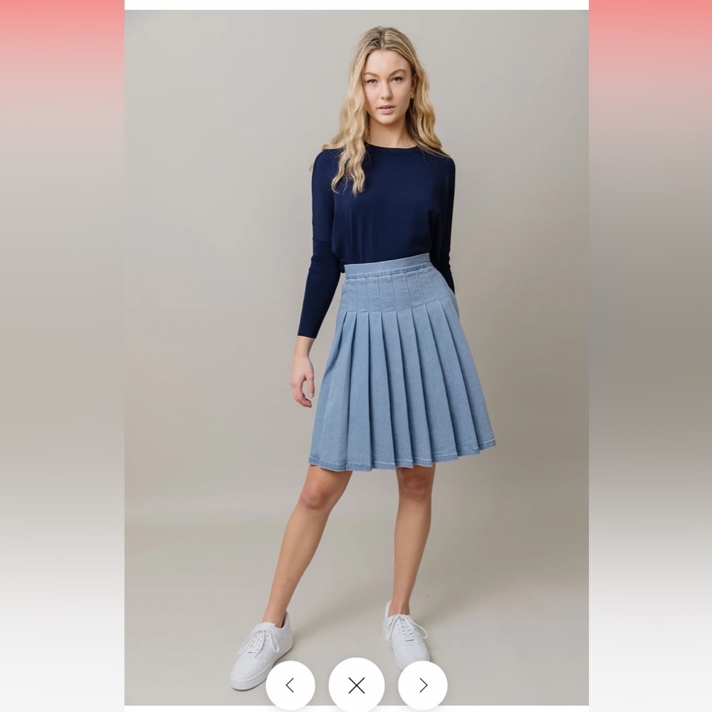 Apparalel STRETCH DENIM PLEATED SKIRT IN STONE WASH